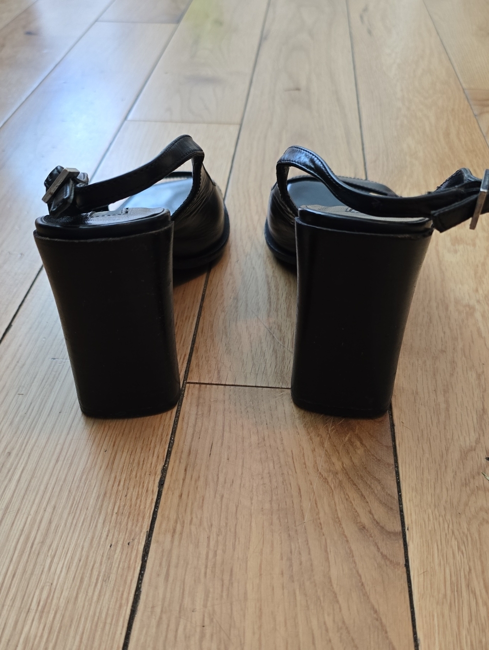 Via Spiga Black Leather Open-Toe Slingback Heels - Picture 4 of 10